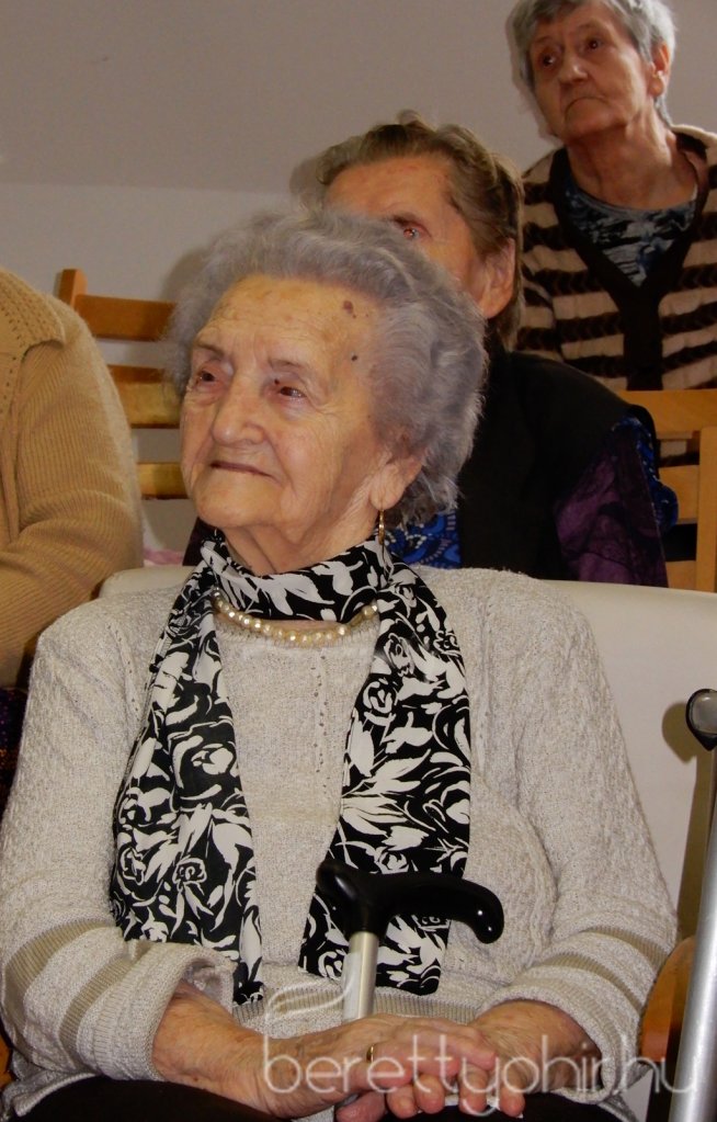 Mesét kaptak ajándékba 12